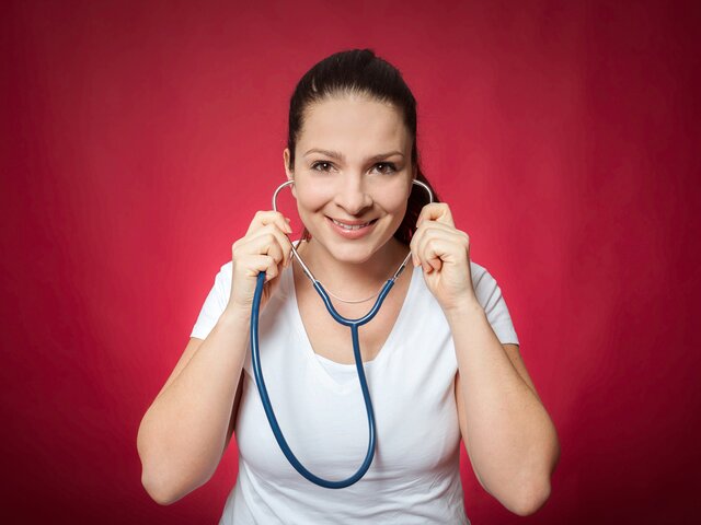 Grundausbildungen Gesundheits- und Pflegeberufe Teilnehmerin der Pflegeassistenz Ausbildung
