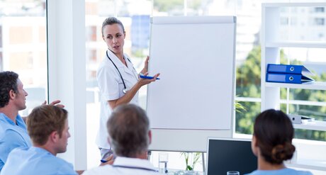 Weiterbildungen im Gesundheitswesen Vortrag vor Pflegepersonen