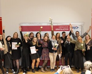 Gruppenfoto der Absolventinnen der Ausbildung zur Ordinationsassistenz am BFI Salzburg