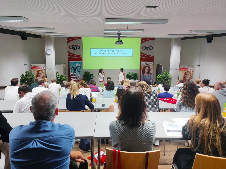 Mag. Julia Hinterauer als Speakerin beim Event "HR-Insights" am BFI Salzburg