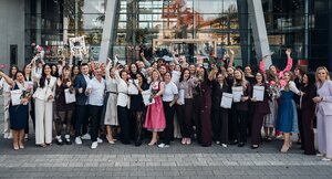 Die Absolvent:innen der Ausbildung zum Diplom für Gesundheits- und Krankenpflege | © BFI Salzburg