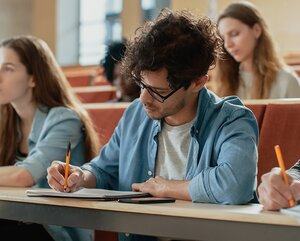 Student im Hörsaal