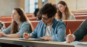 Student im Hörsaal